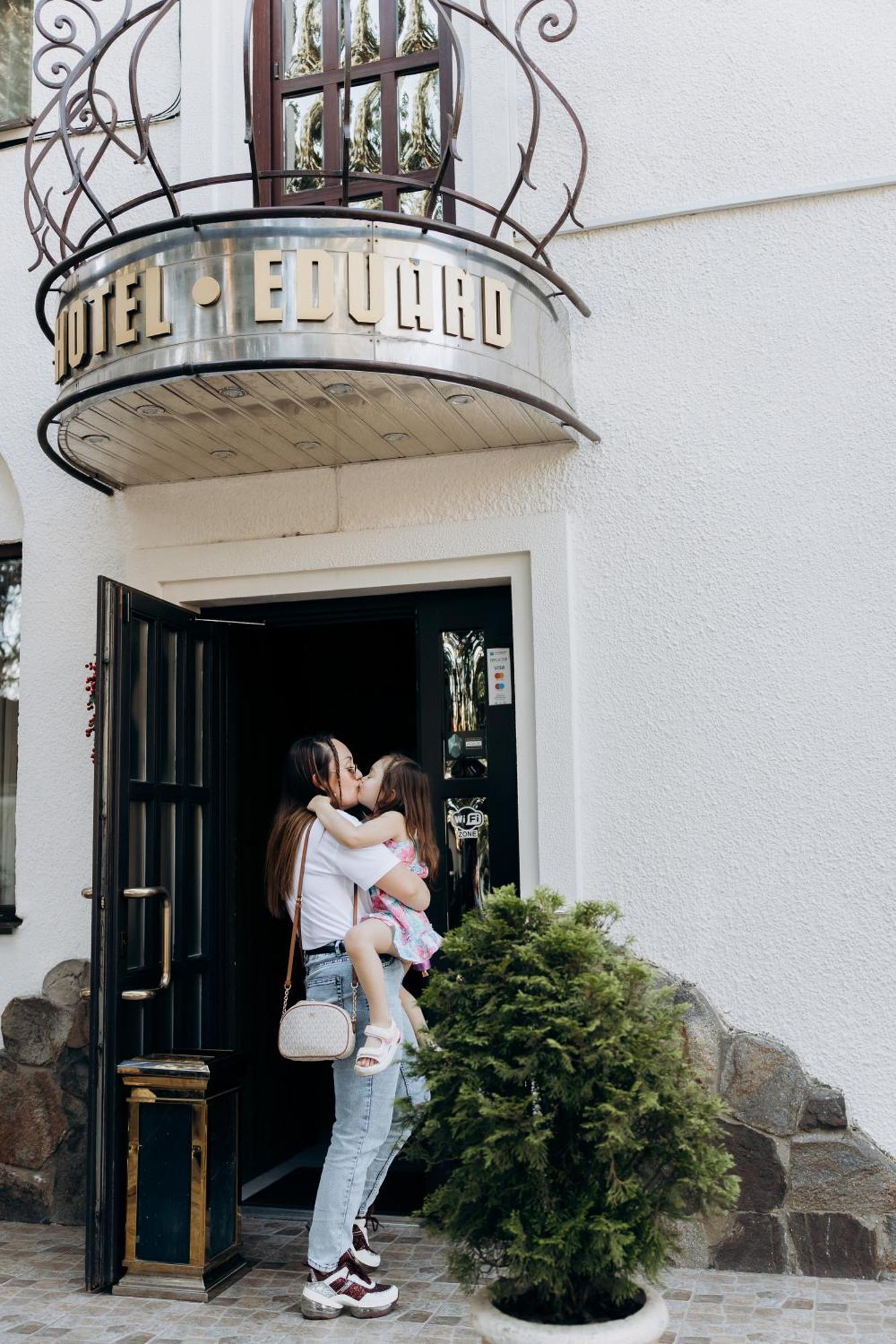 Eduard Hotel Uzhhorod Exterior foto